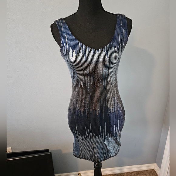 Blue Sequin Ombre Mini Bodycon Party / Homecoming Dress ~ Sm ~ Worn Once - Picture 4 of 4